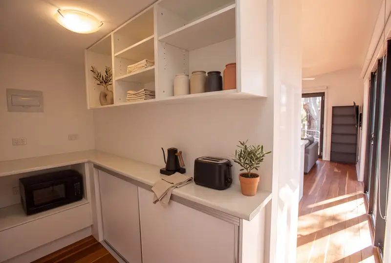 1 bedroom luxury container home 9.5m x 3.2m - Image 6