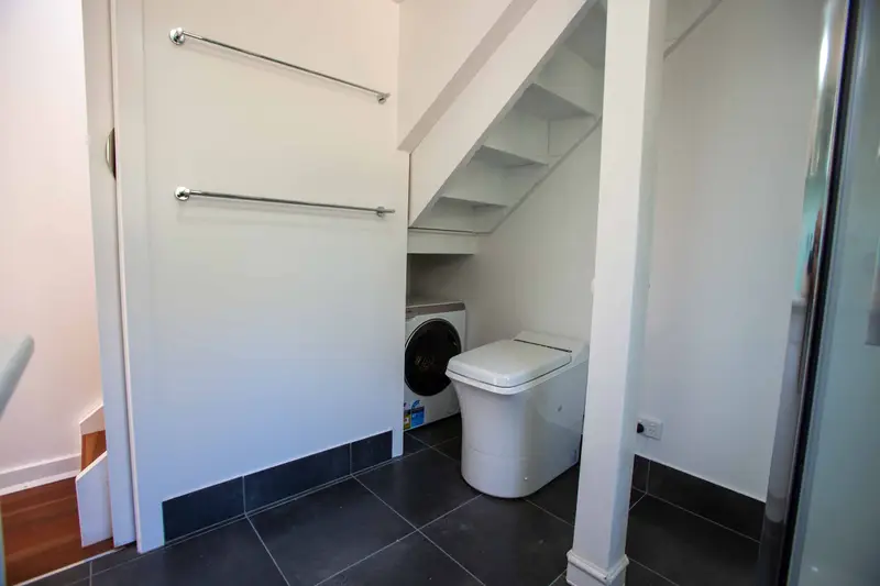 1 bedroom luxury container home 9.5m x 3.2m - Image 10