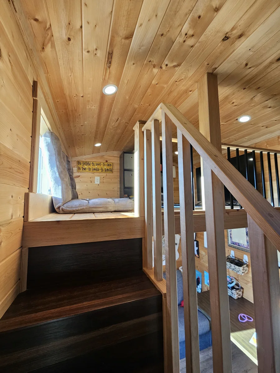 PREOWNED 1 BEDROOM TINY HOUSE - Image 7